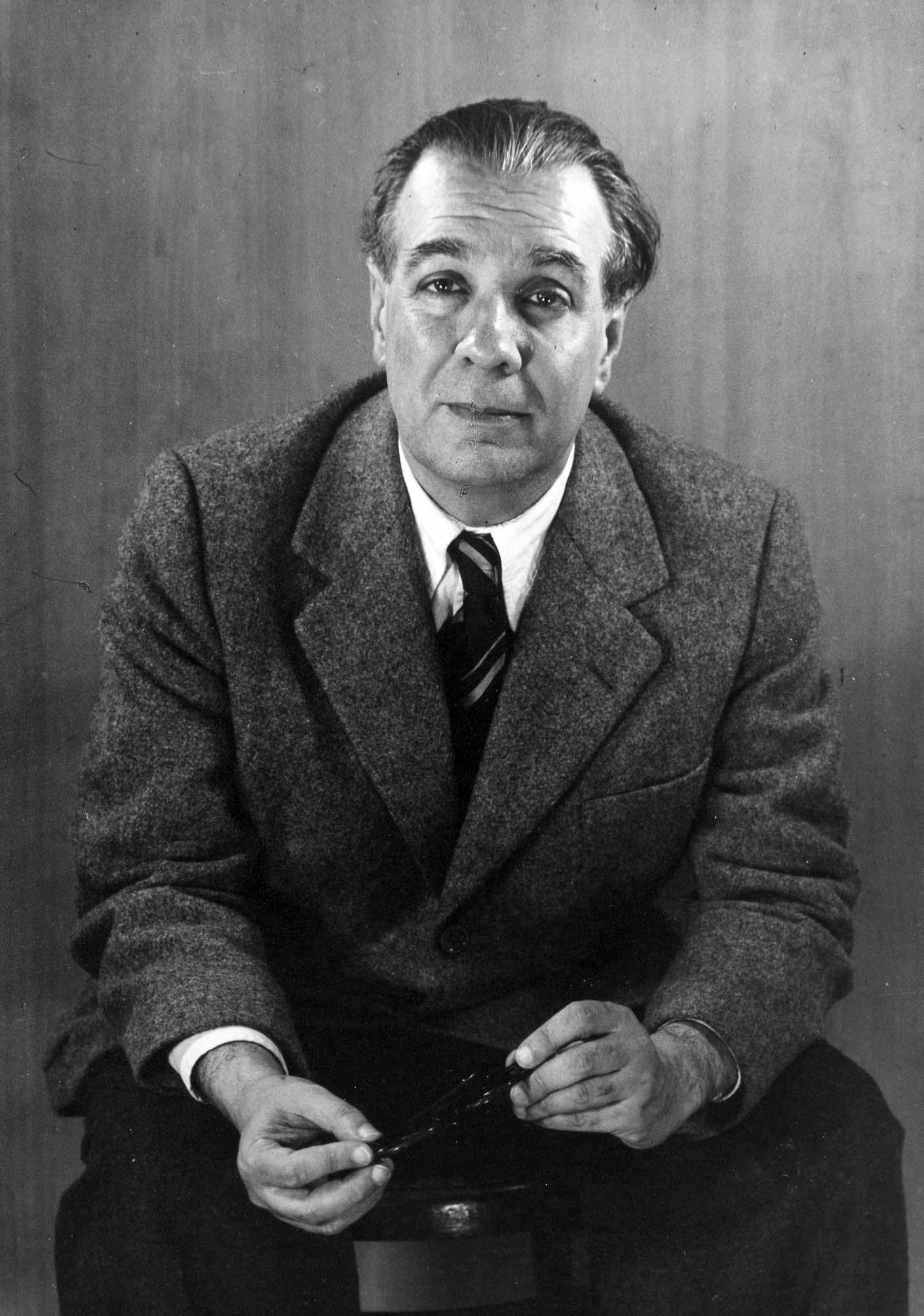 Borges in the Tobacco Barn